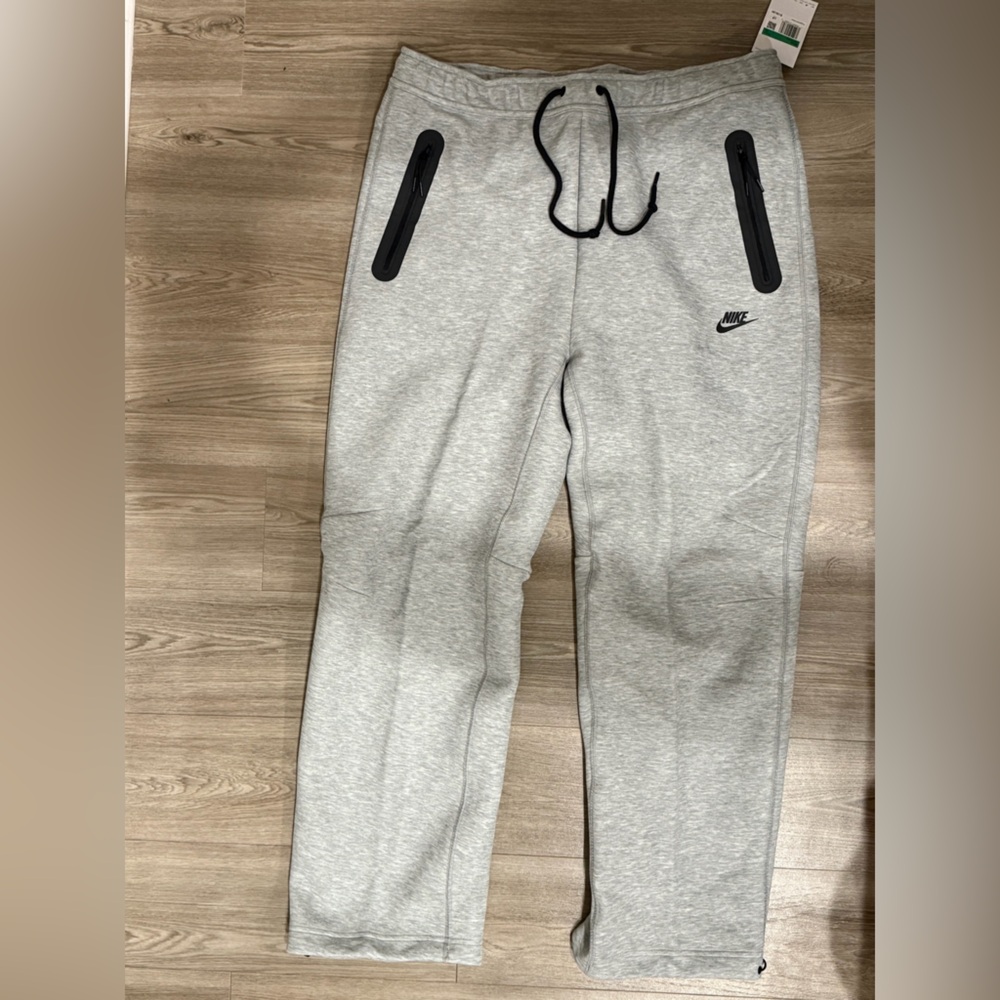 NWT Men’s XL Nike Tech Sweat Pants